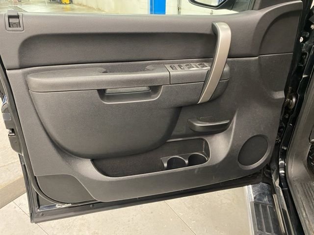 Used 2013 Black Chevrolet LT image 22