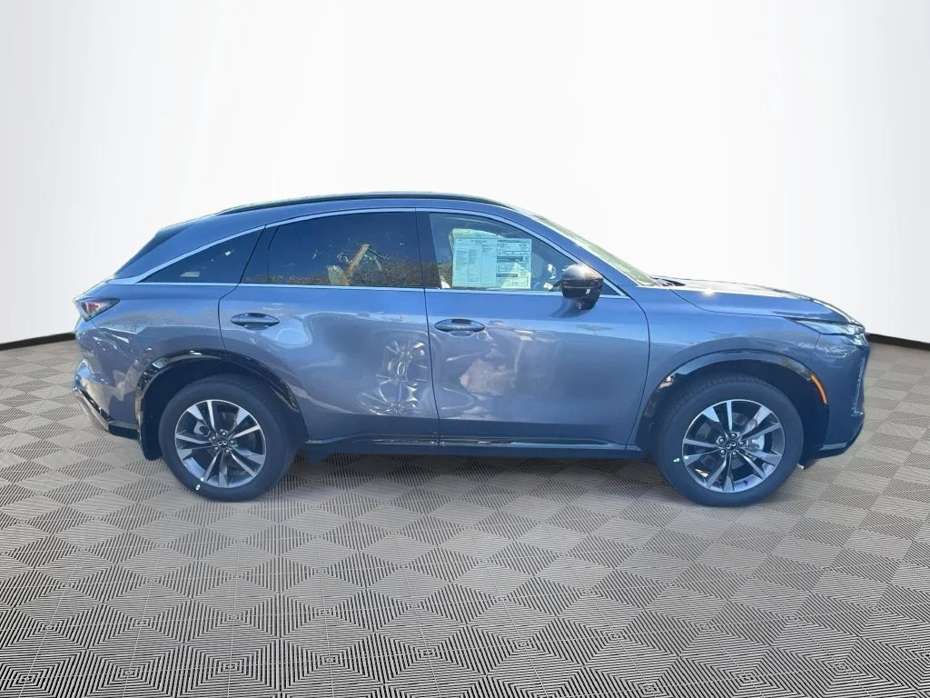 New 2027 MOONBOW BLUE INFINITI Luxe AWD image 4