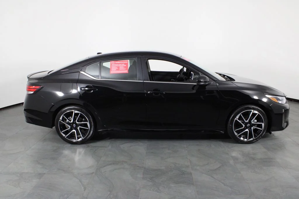 2025 Nissan Sentra SR - Photo 12