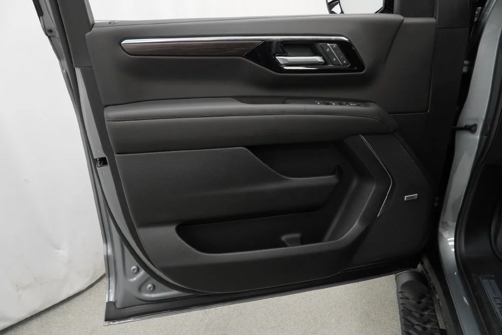 New 2026 Sterling Gray Metallic Chevrolet Z71 image 24