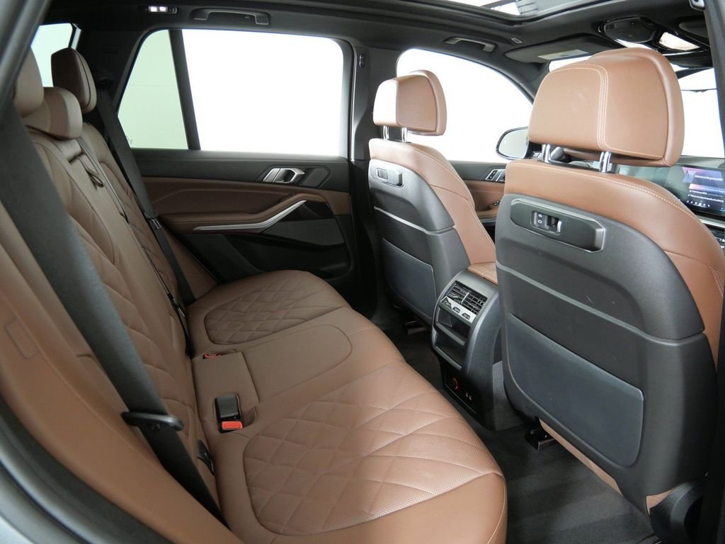 Certified Used 2024 Skyscraper Grey Metallic BMW xDrive40i image 31