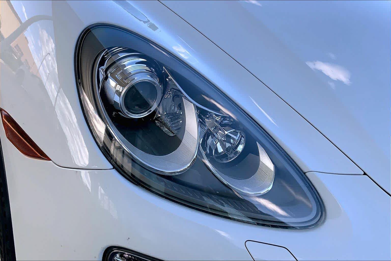 Used 2013 White Porsche S image 27