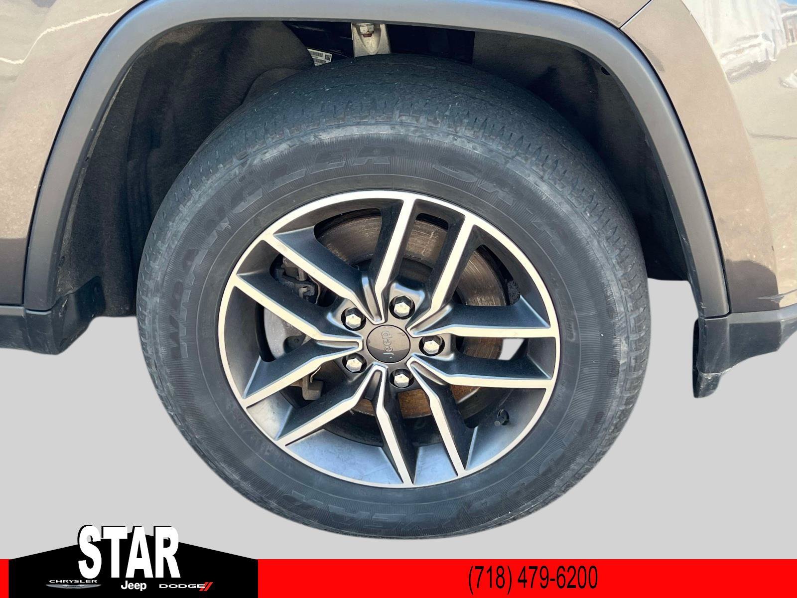Used 2021 Granite Crystal Metallic Clearcoat Jeep Limited image 10