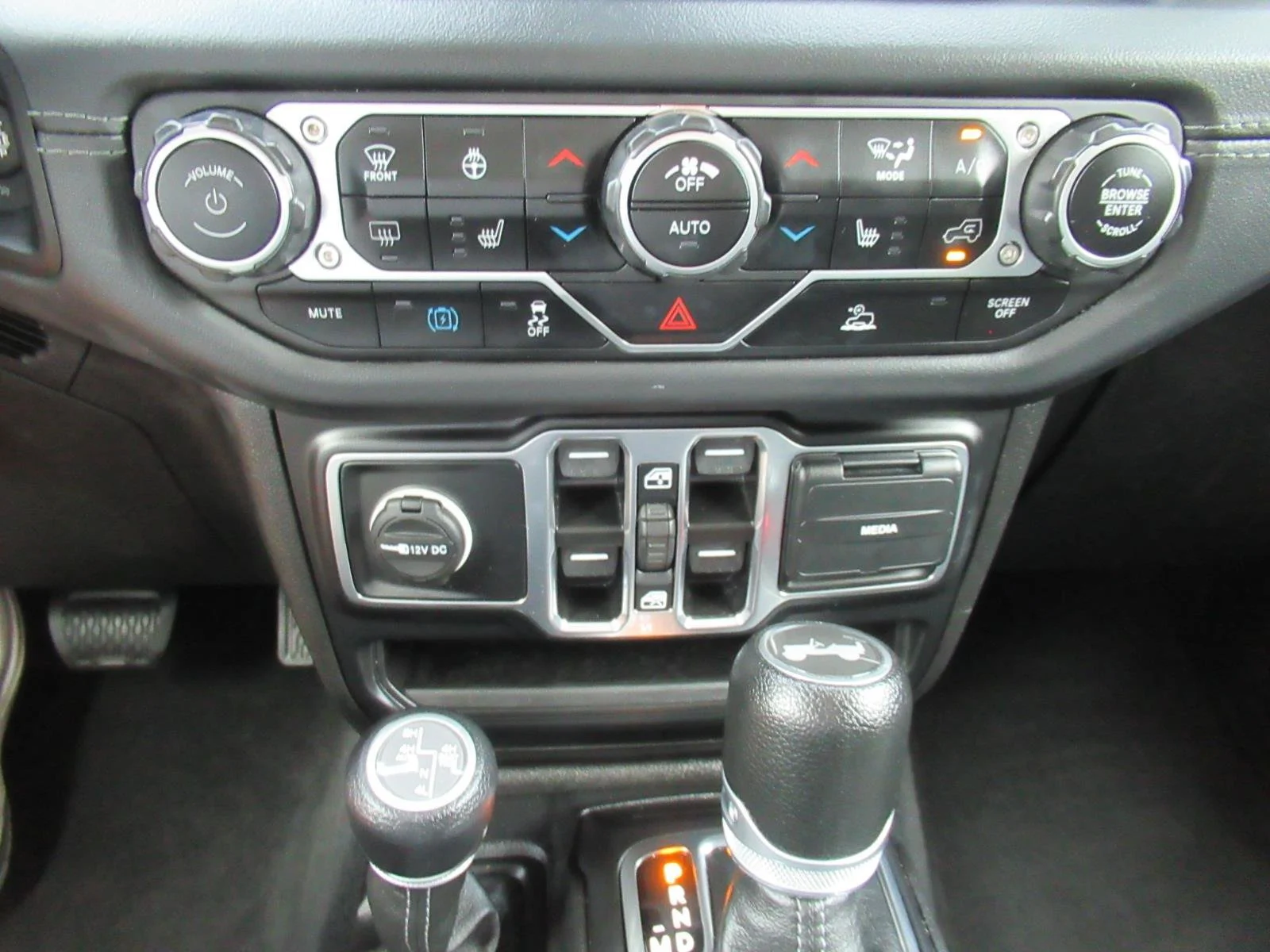 Certified Used 2024 Silver Jeep Sahara 4xe image 29