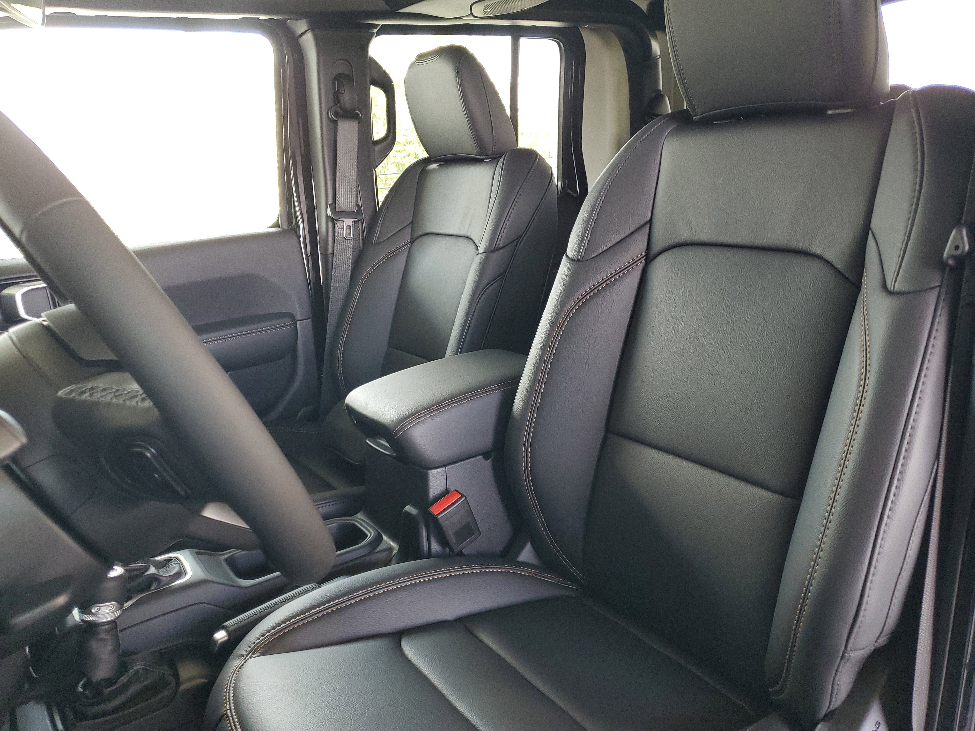 New 2026 Black Clear-Coat Exterior Paint Jeep Sahara image 17