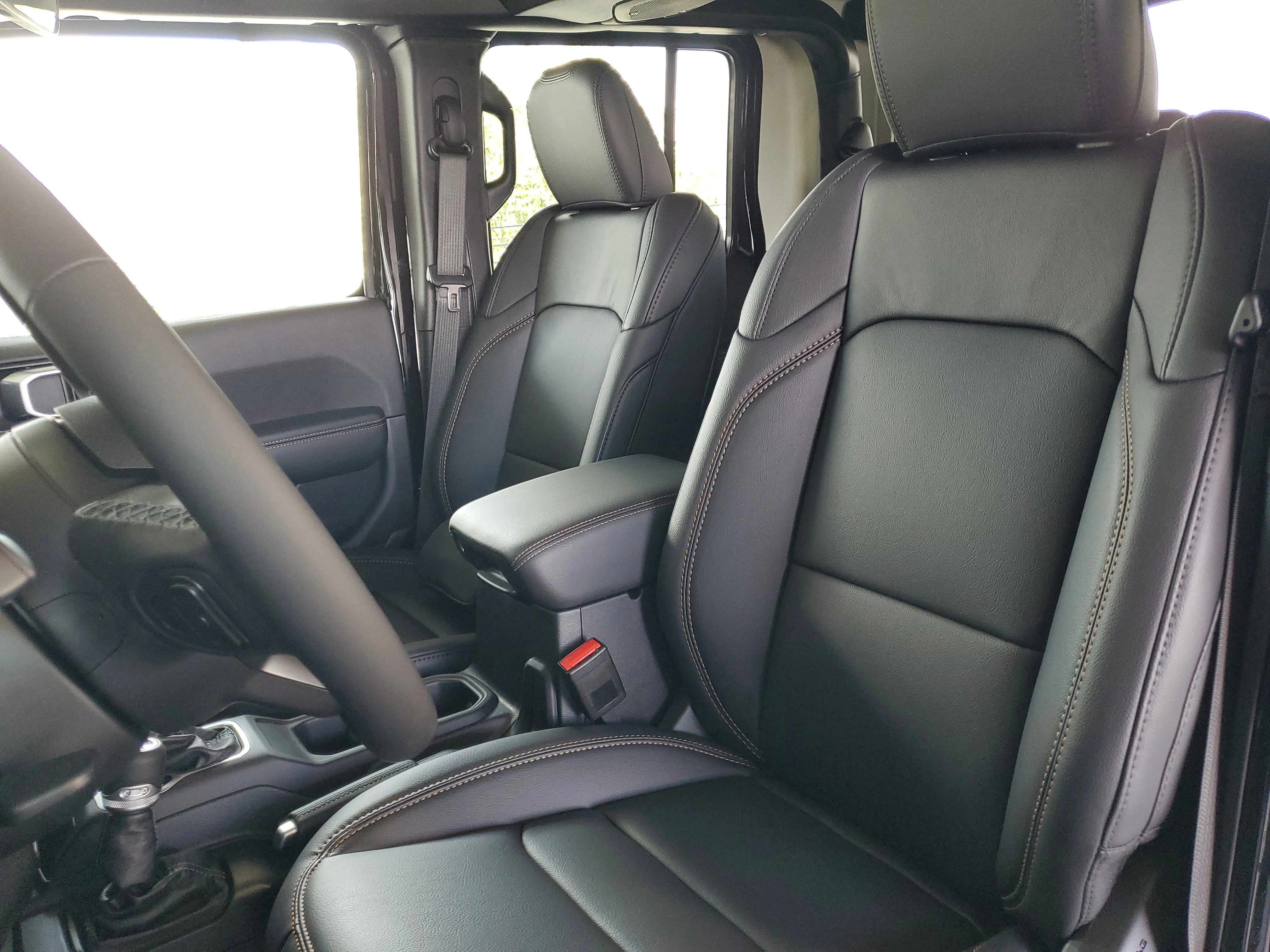 New 2026 Black Clear-Coat Exterior Paint Jeep Sahara image 17