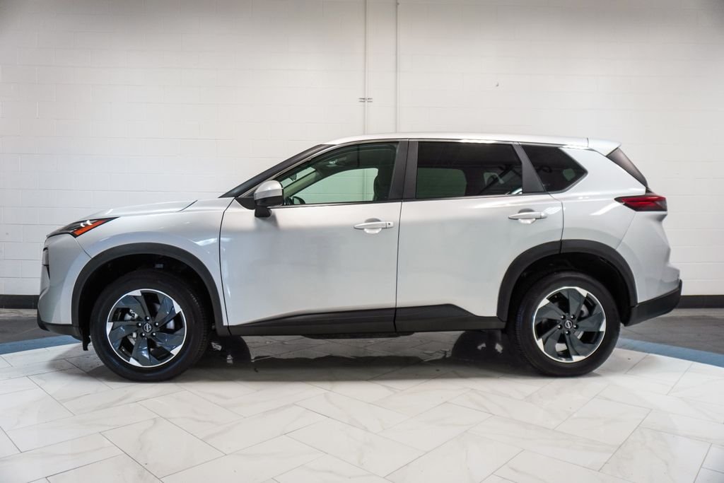 Used 2025 Silver Nissan SV image 30