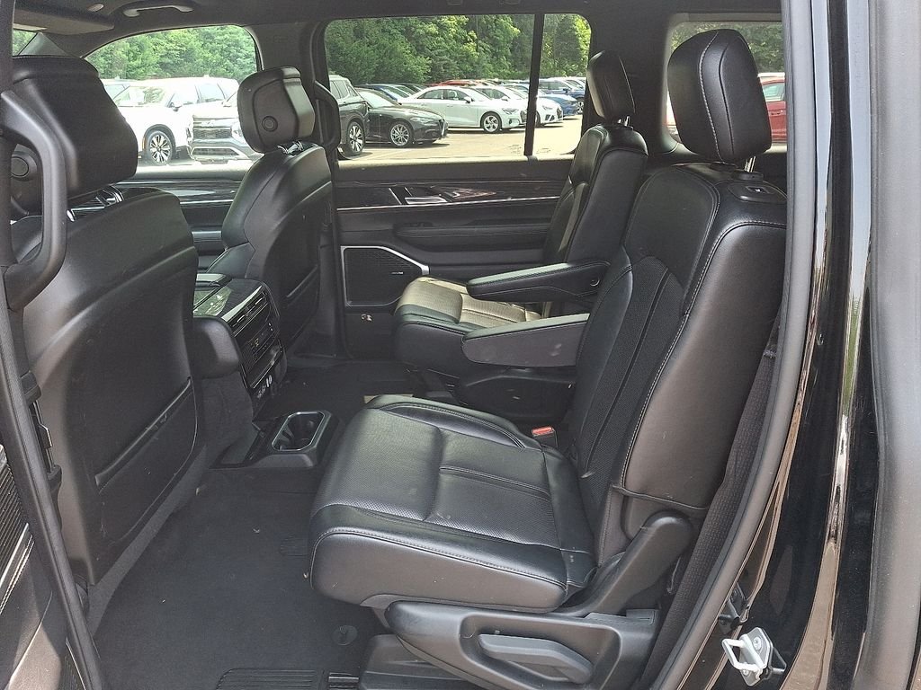 2022 Jeep Wagoneer Series III - Photo 11