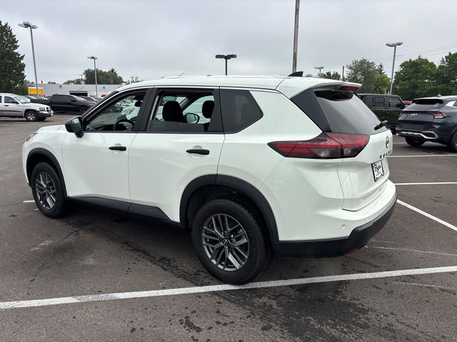 Used 2024 White Nissan S image 4