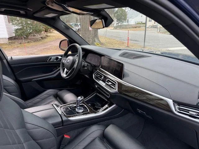 Used 2023 Blue BMW xDrive40i image 12
