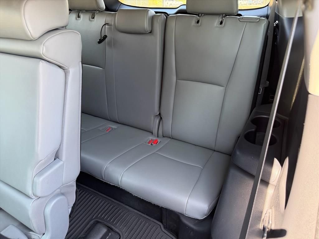 Used 2022 Red Toyota XLE image 15