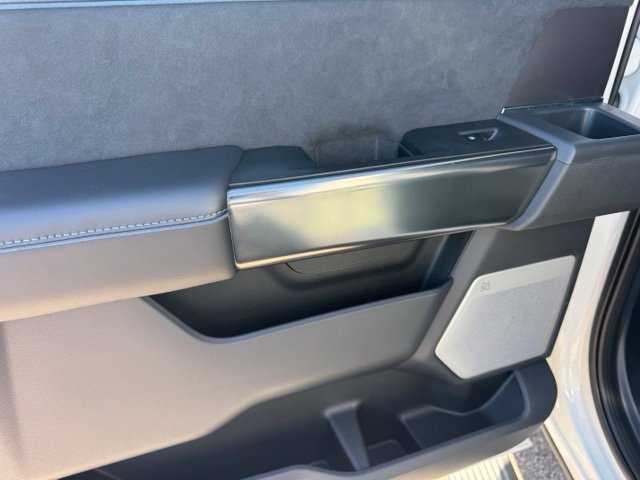 New 2027 Star White Metallic Tri-Coat Ford F-250® Platinum® image 18