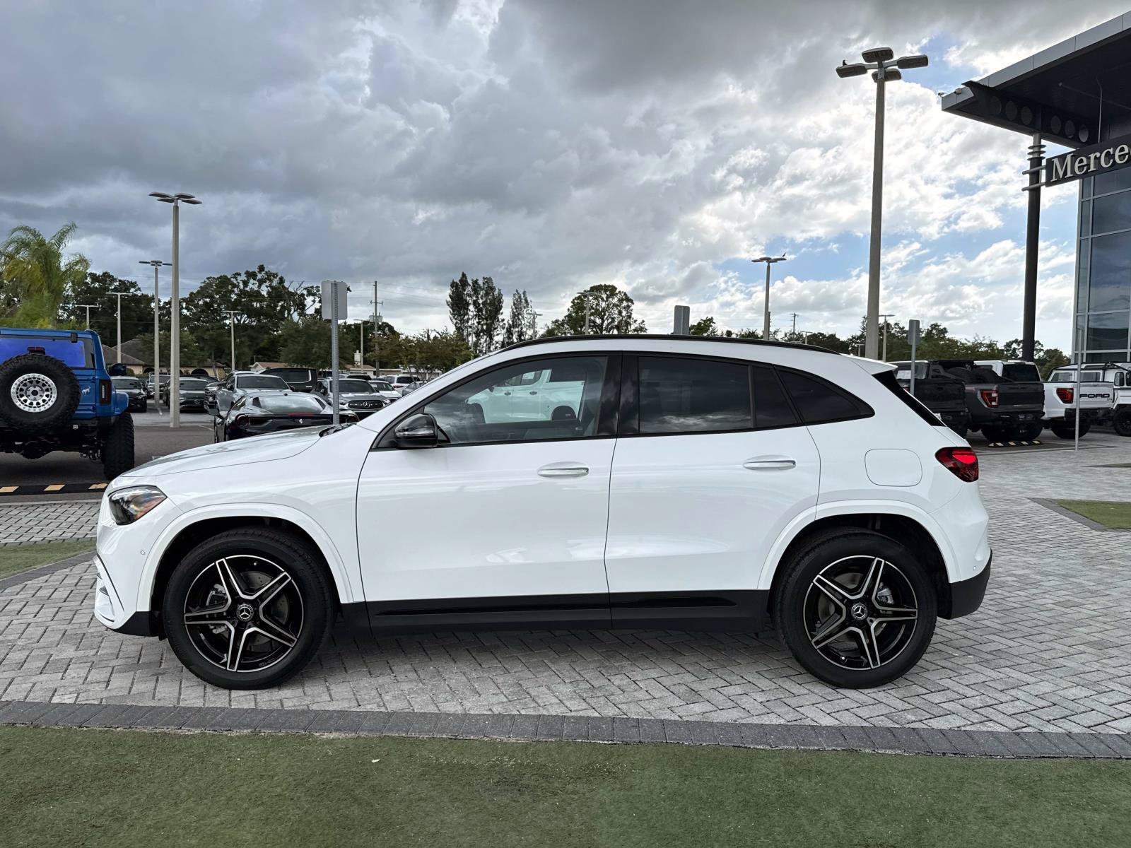 New 2026 Polar White Mercedes-Benz 250 4MATIC® SUV image 3