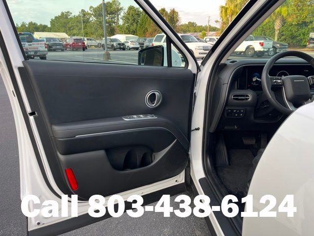Used 2026 White Hyundai SEL Convenience image 4