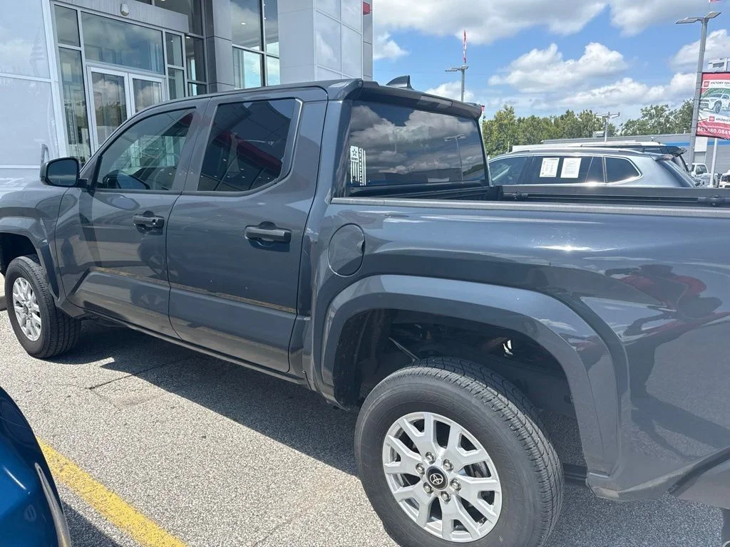 Used 2024  Toyota SR image 8