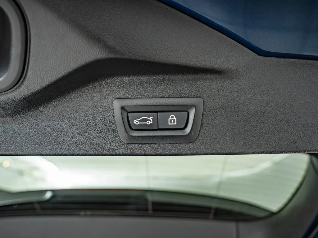 Used 2023 Phytonic Blue Metallic BMW M50i image 40