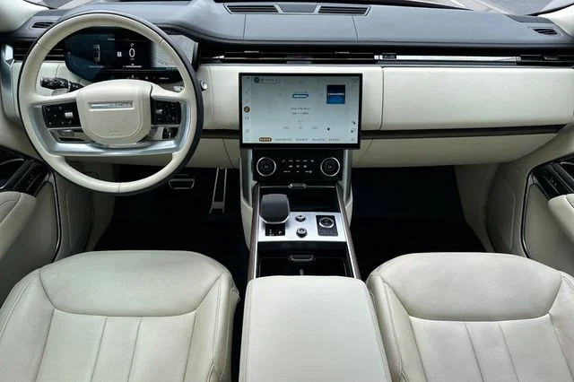 Used 2023 Lantau Bronze Metallic Land Rover Autobiography image 12