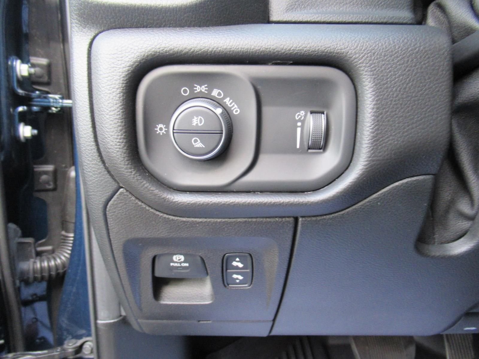 Used 2021 Blue Ram Big Horn/Lone Star image 21