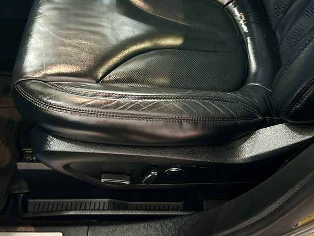 Used 2016 Tan Lincoln Select image 19