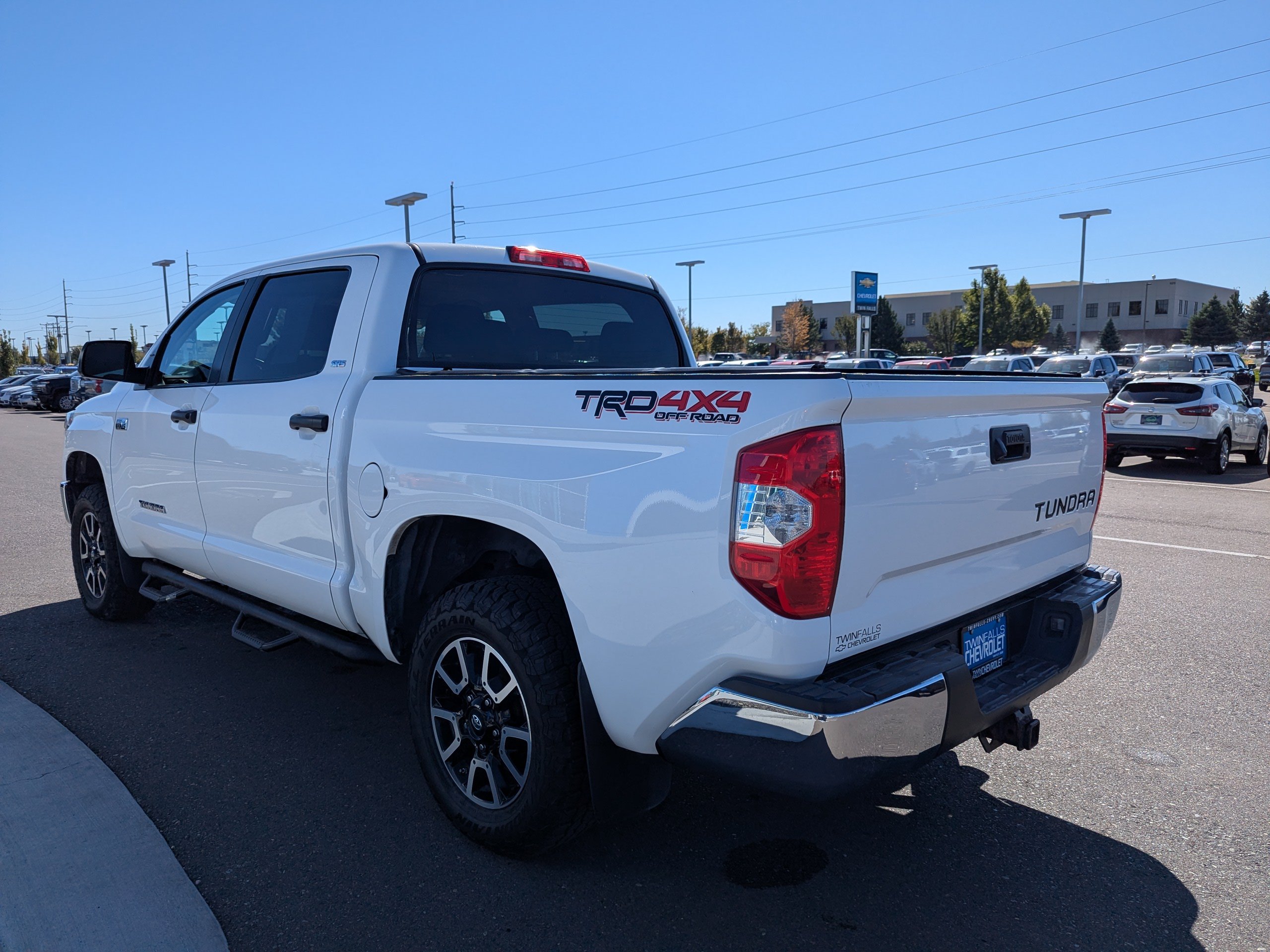 Used 2018 White Toyota SR5 image 29