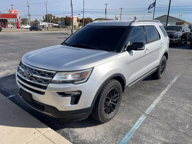 Used 2018 Silver Ford XLT image 2