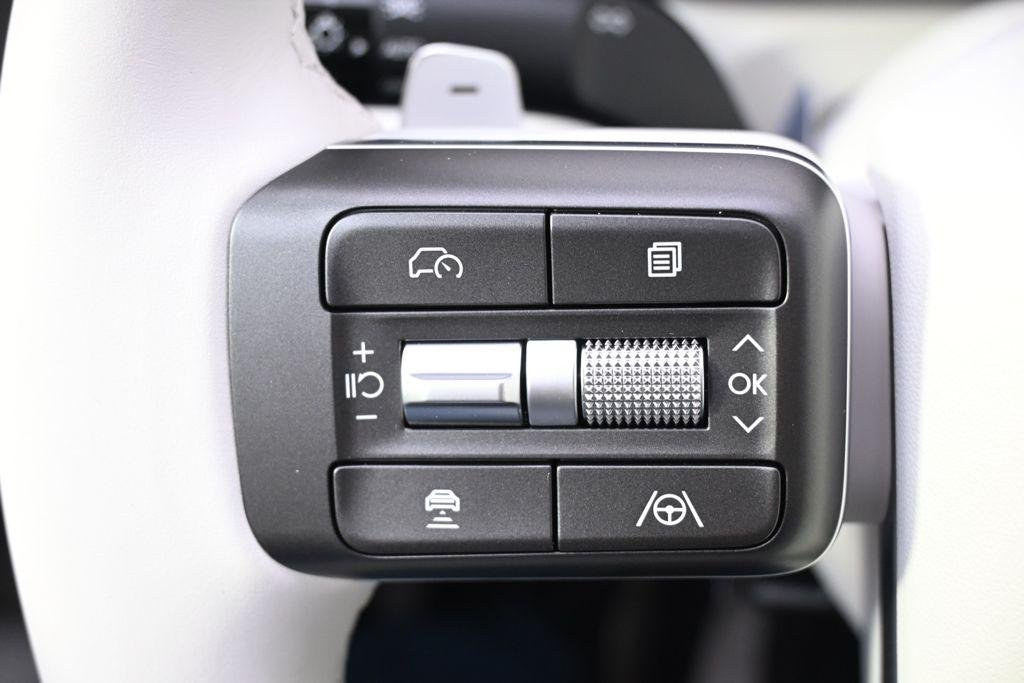 New 2026 Silver Metallic Hyundai SEL Premium AWD image 33