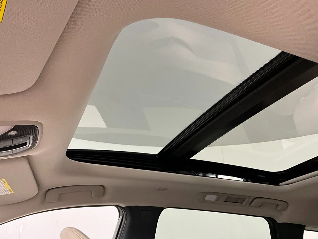 New 2025 White INFINITI Pure FWD image 9