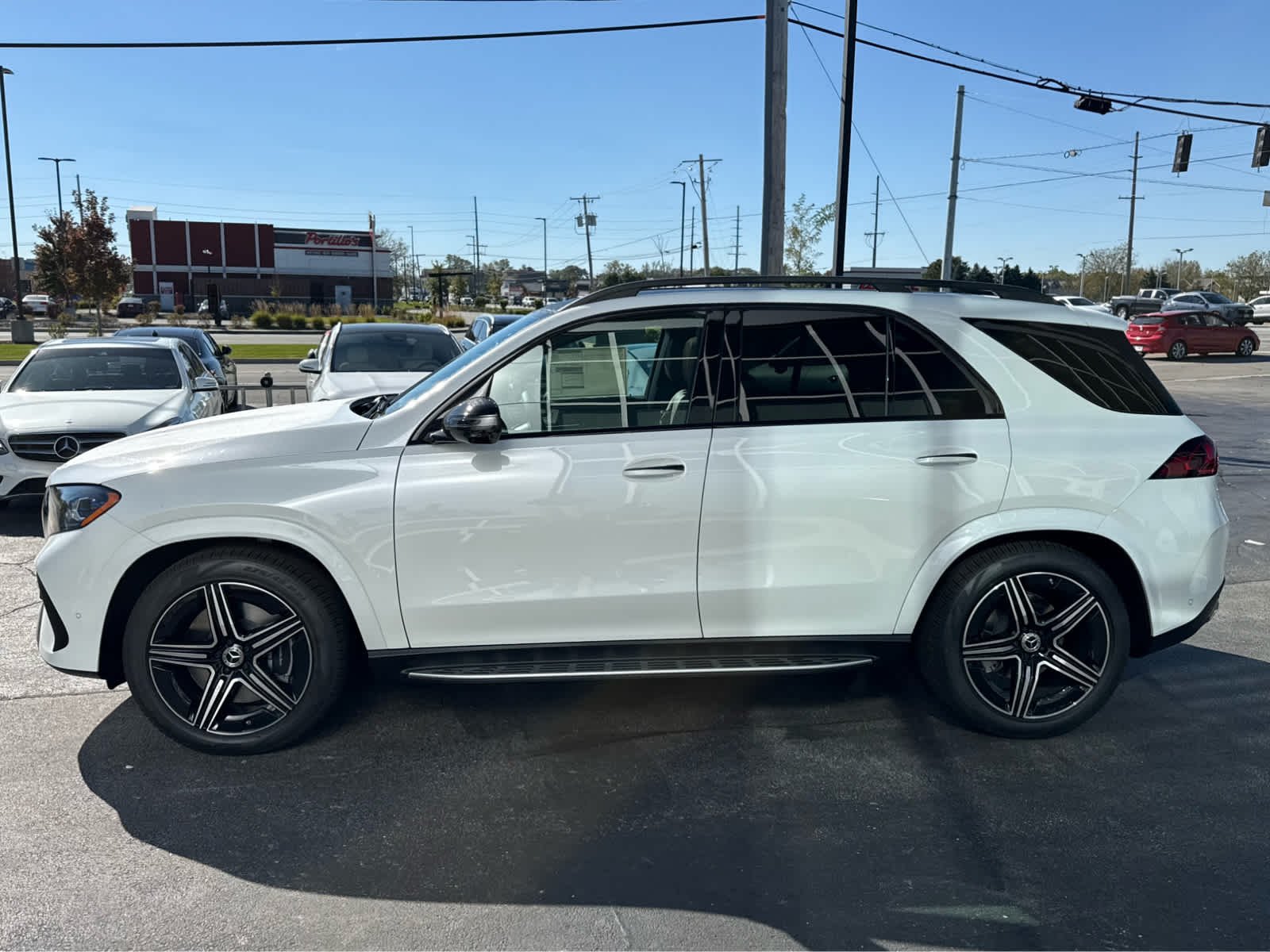 New 2027 MANUFAKTUR Moonlight White Metallic Mercedes-Benz GLE 450 image 6
