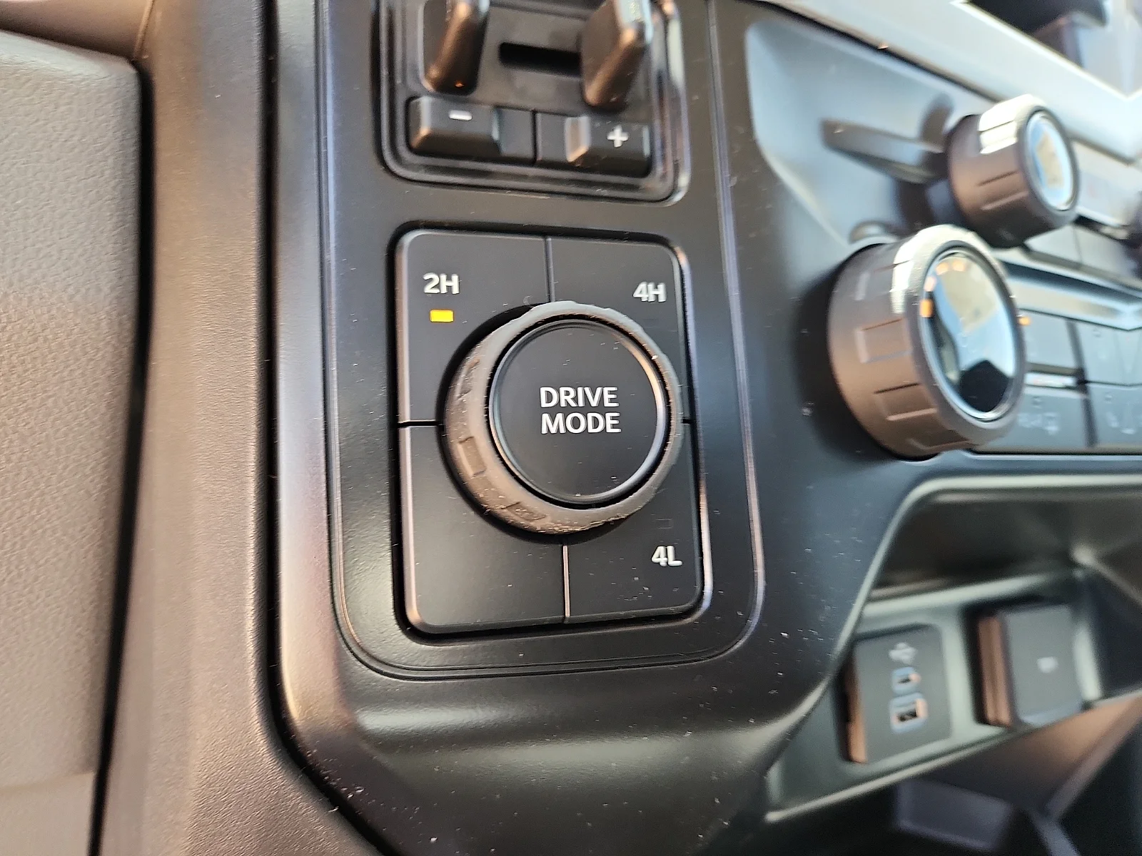 New 2026 Oxford White Ford F-350® XL image 16