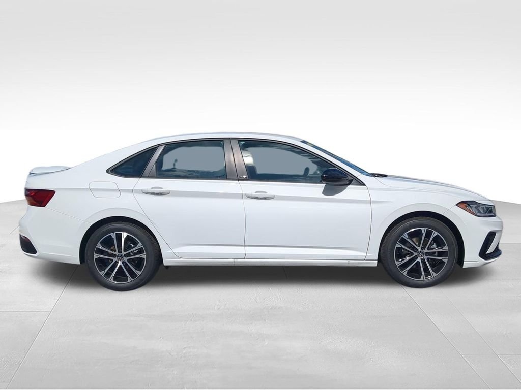 New 2026 White Volkswagen 1.5T Sport image 3