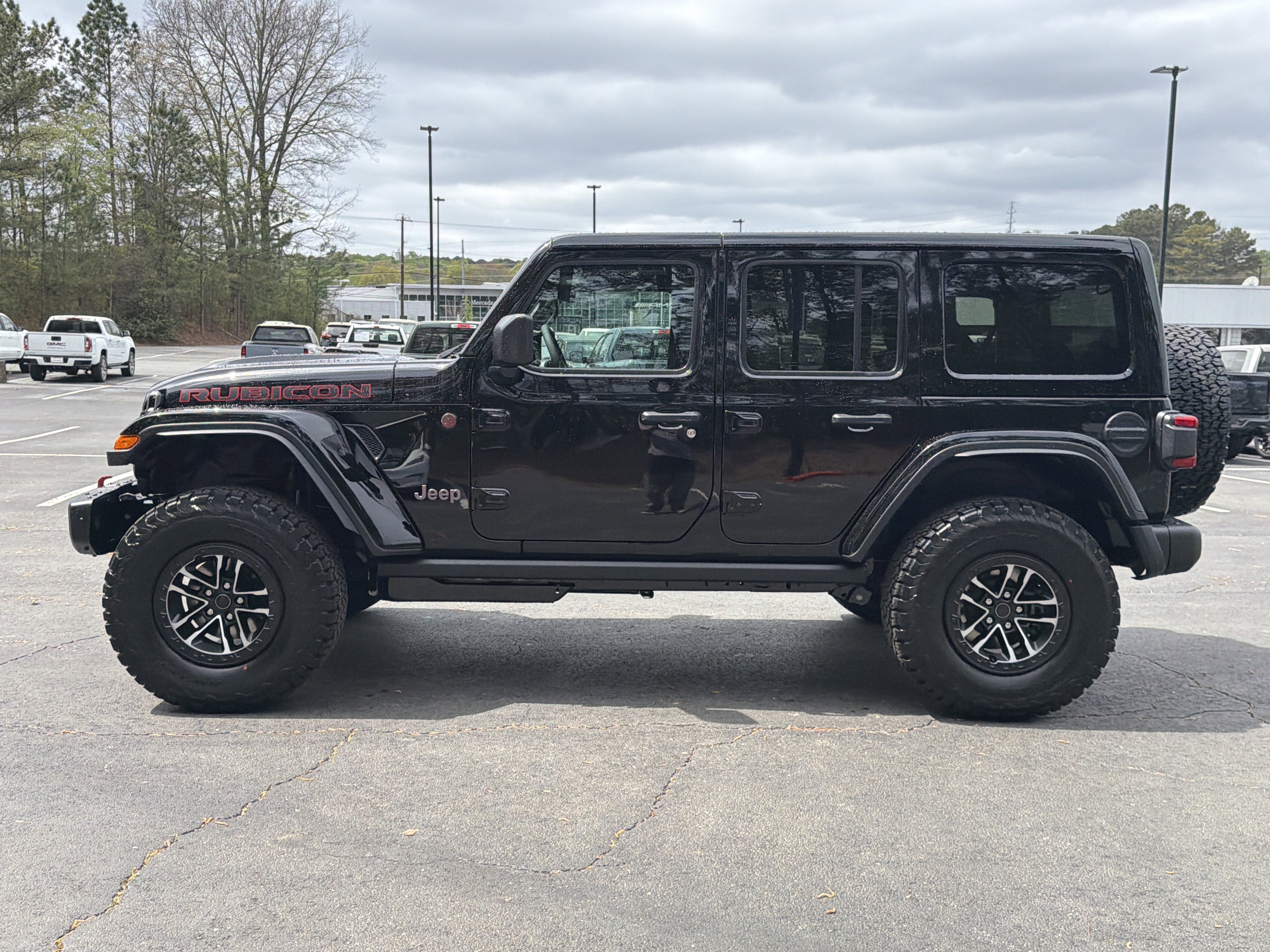 New 2026 Black Clear-Coat Exterior Paint Jeep Rubicon image 4
