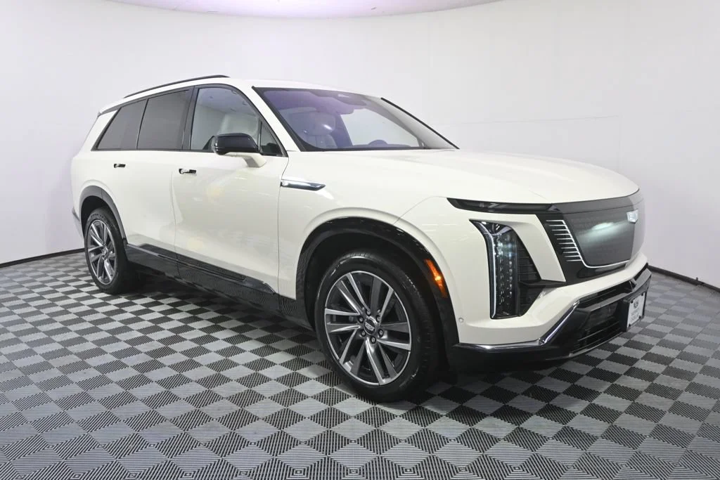2027 Cadillac VISTIQ Sport - Photo 8