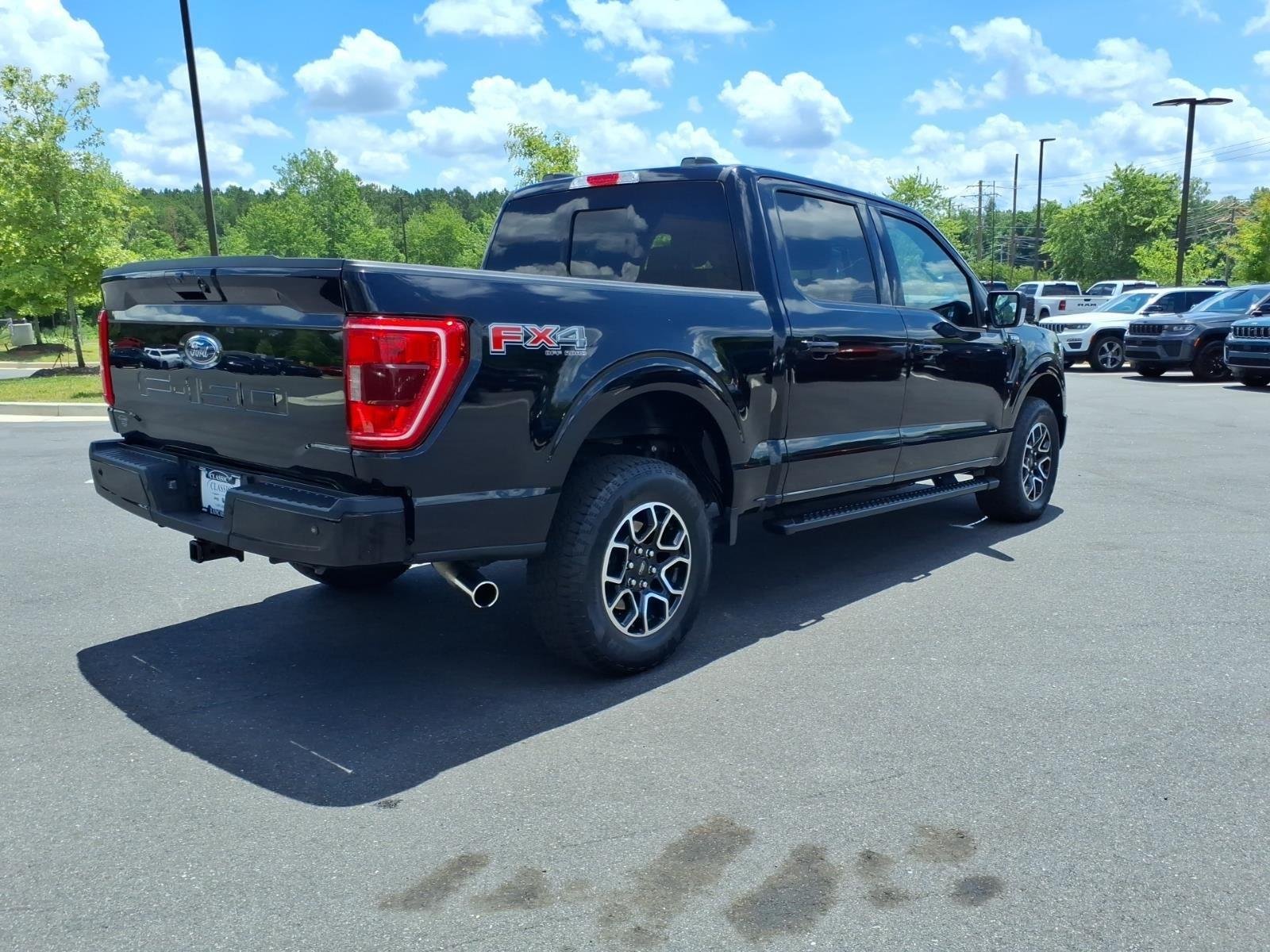 Used 2022 Agate Black Metallic Ford XLT image 2