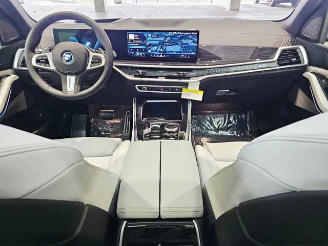 Used 2025 Alpine White BMW xDrive50e image 10