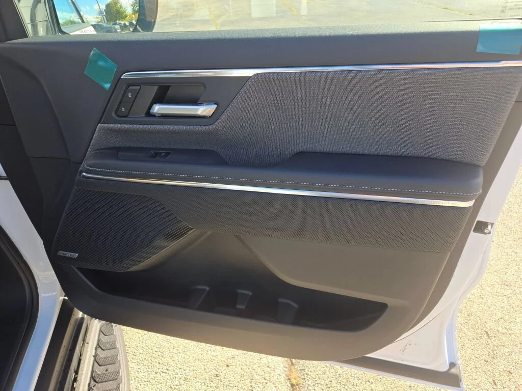 New 2026 Summit White GMC Elevation Extended Range image 4