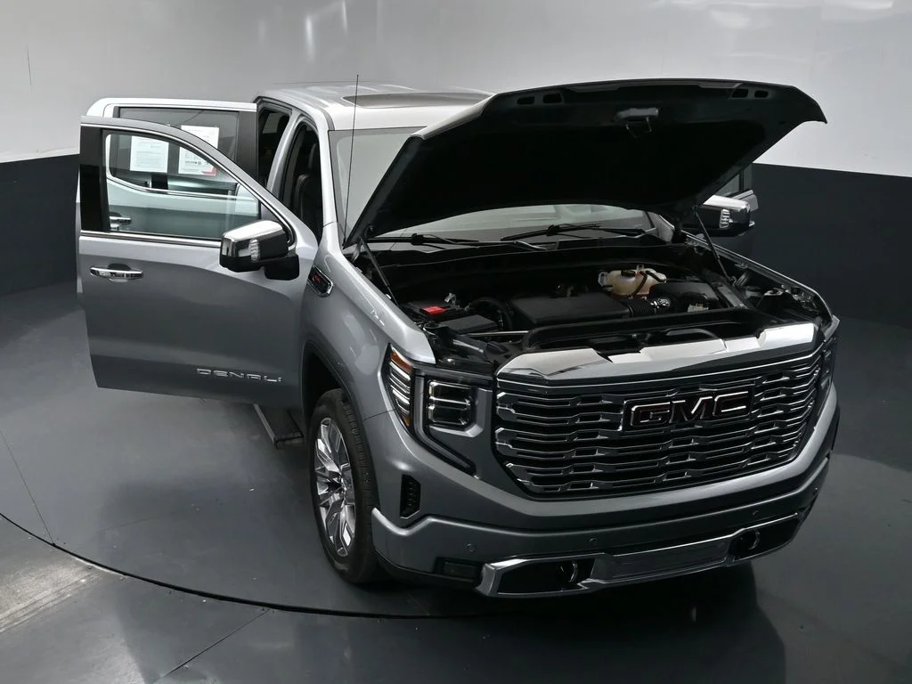 Used 2024 Silver GMC Denali image 41