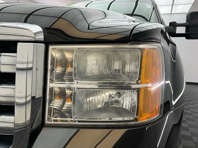 Used 2014 Black GMC SLT image 23