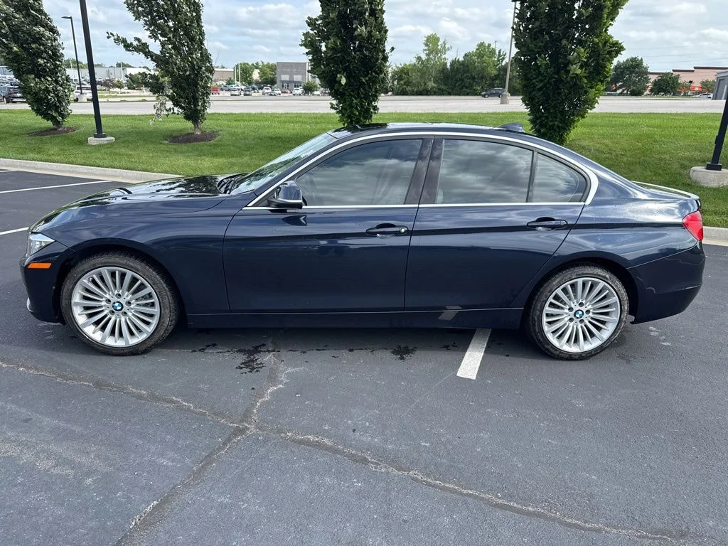 Used 2015 Blue BMW 328i xDrive image 2