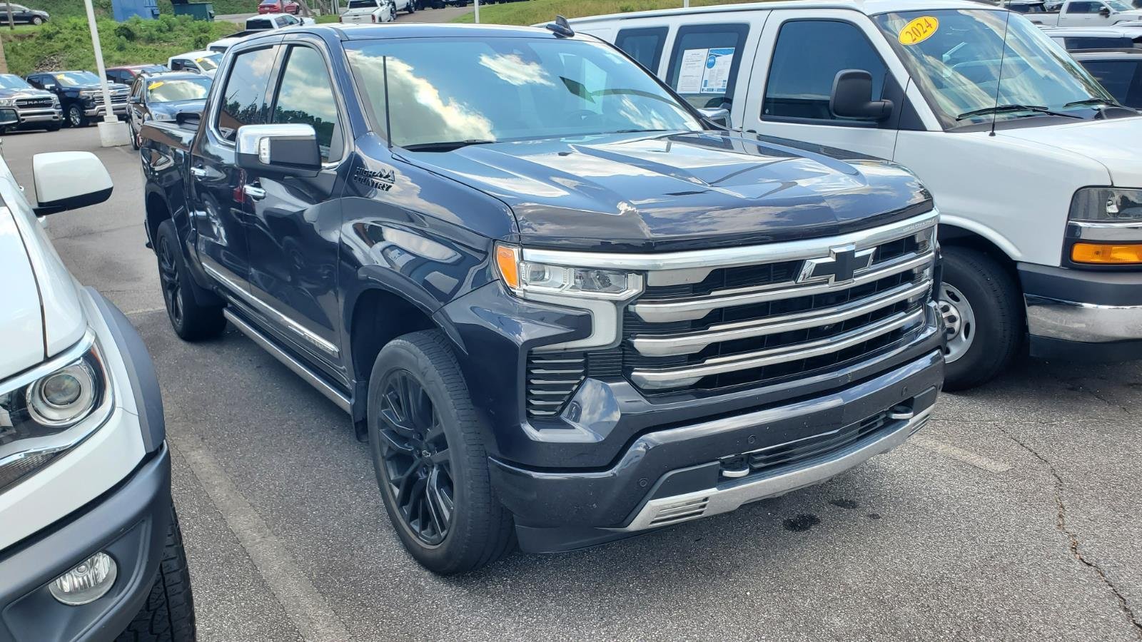 Used 2023 Dark Ash Metallic Chevrolet High Country image 2