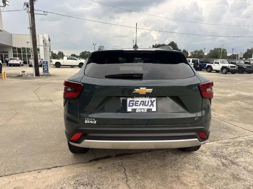 Used 2025 Gray Chevrolet LT image 9
