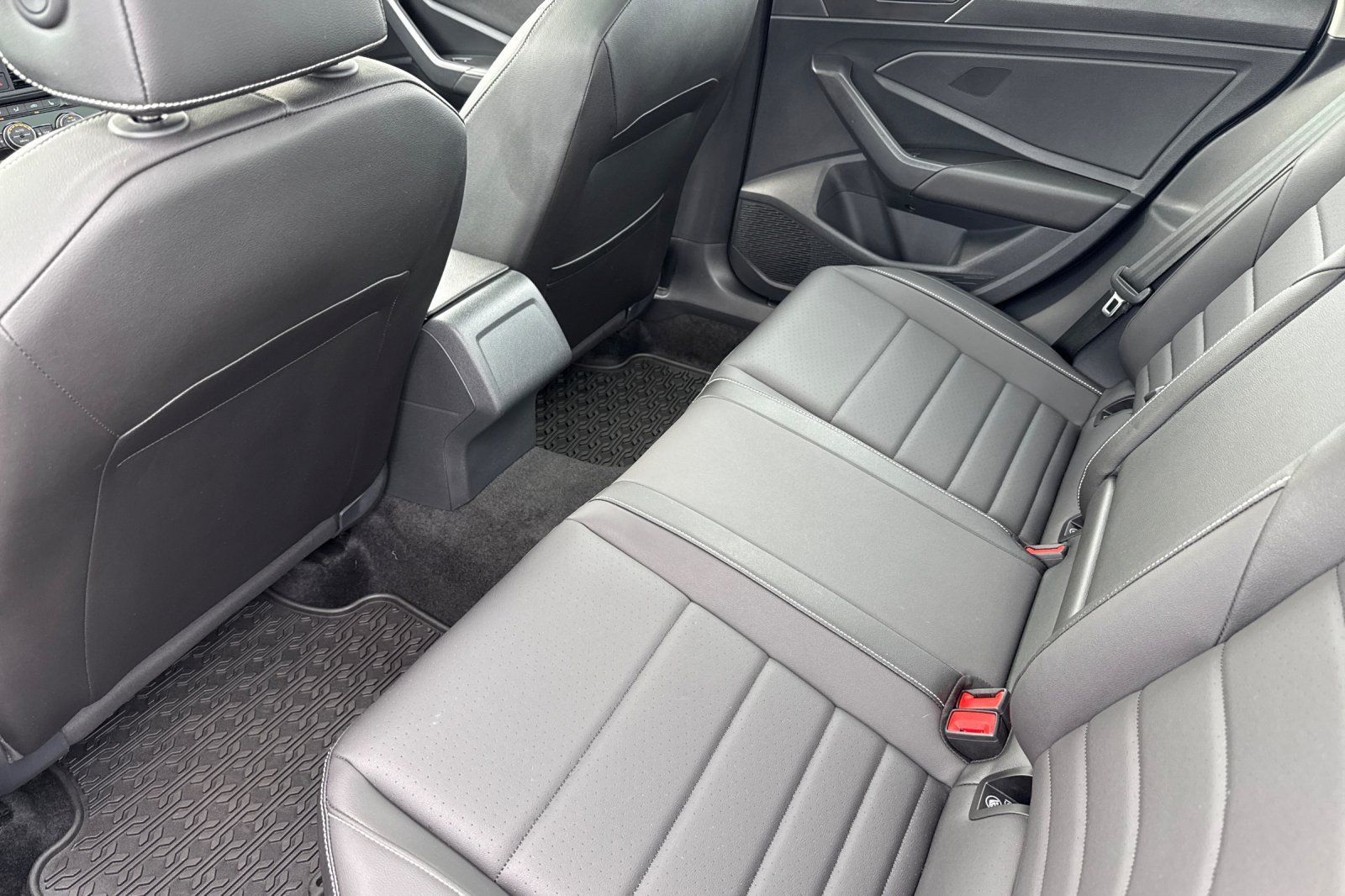 Used 2024 Silver Volkswagen 1.5T SE image 12