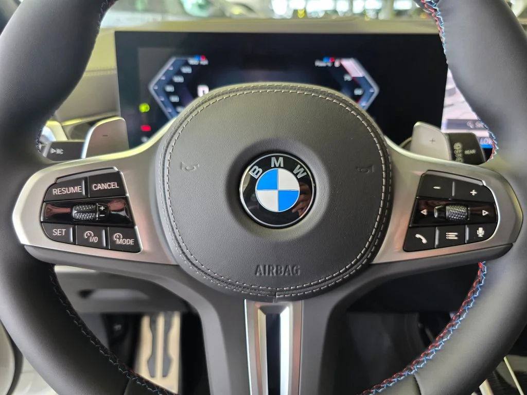 New 2027 White BMW M60i image 23