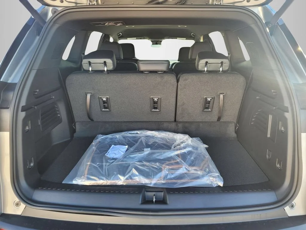 2026 GMC Acadia AT4 - Photo 7