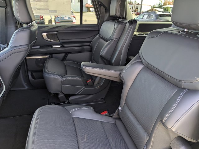 New 2025 Star White Metallic Tri-Coat Ford Platinum® MAX image 16