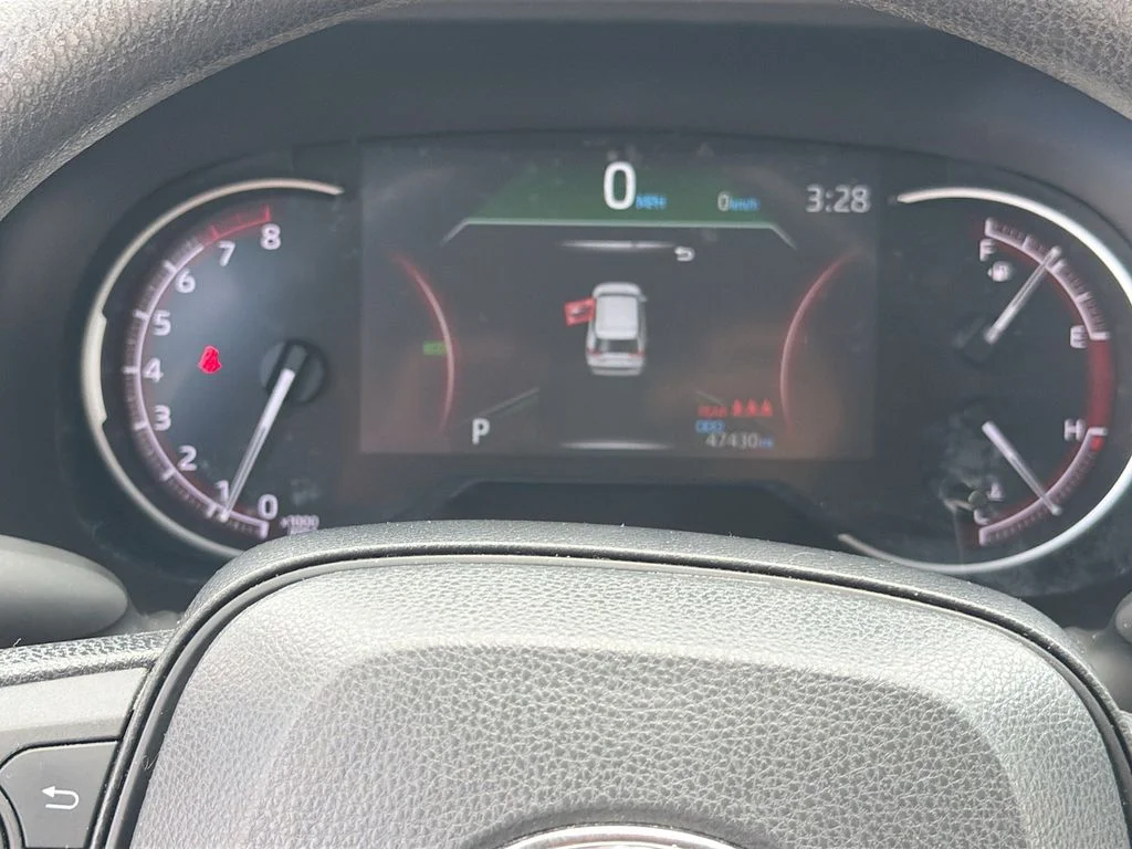 Used 2023 Ice Toyota LE image 27