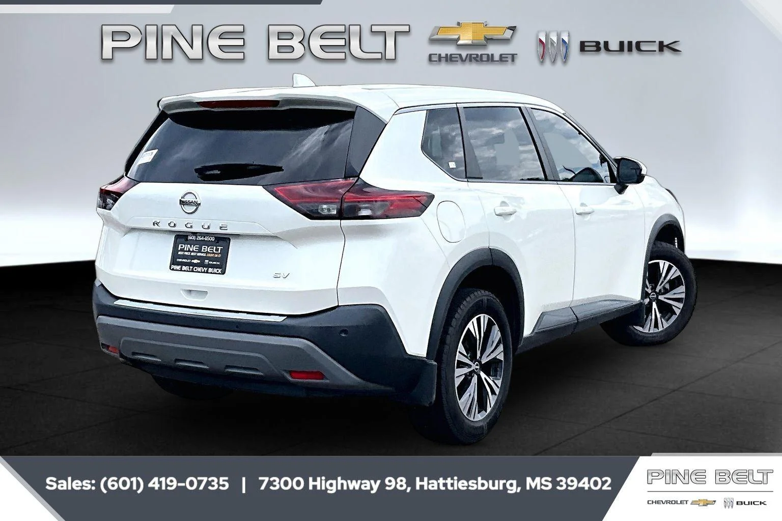 Used 2022 Pearl White Tricoat Nissan SV image 11