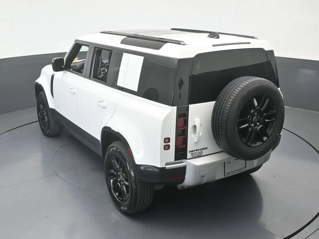 Used 2025 White Land Rover S image 66