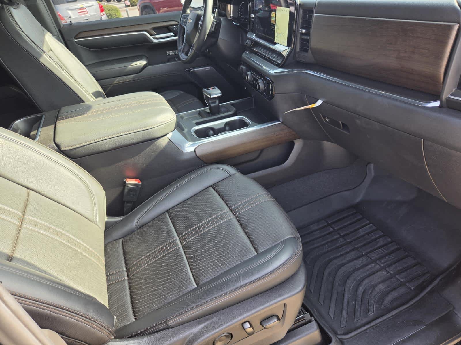 Used 2024 Black Chevrolet High Country image 9