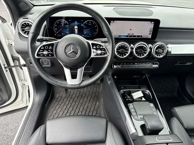 Used 2022  Mercedes-Benz GLB 250 image 17