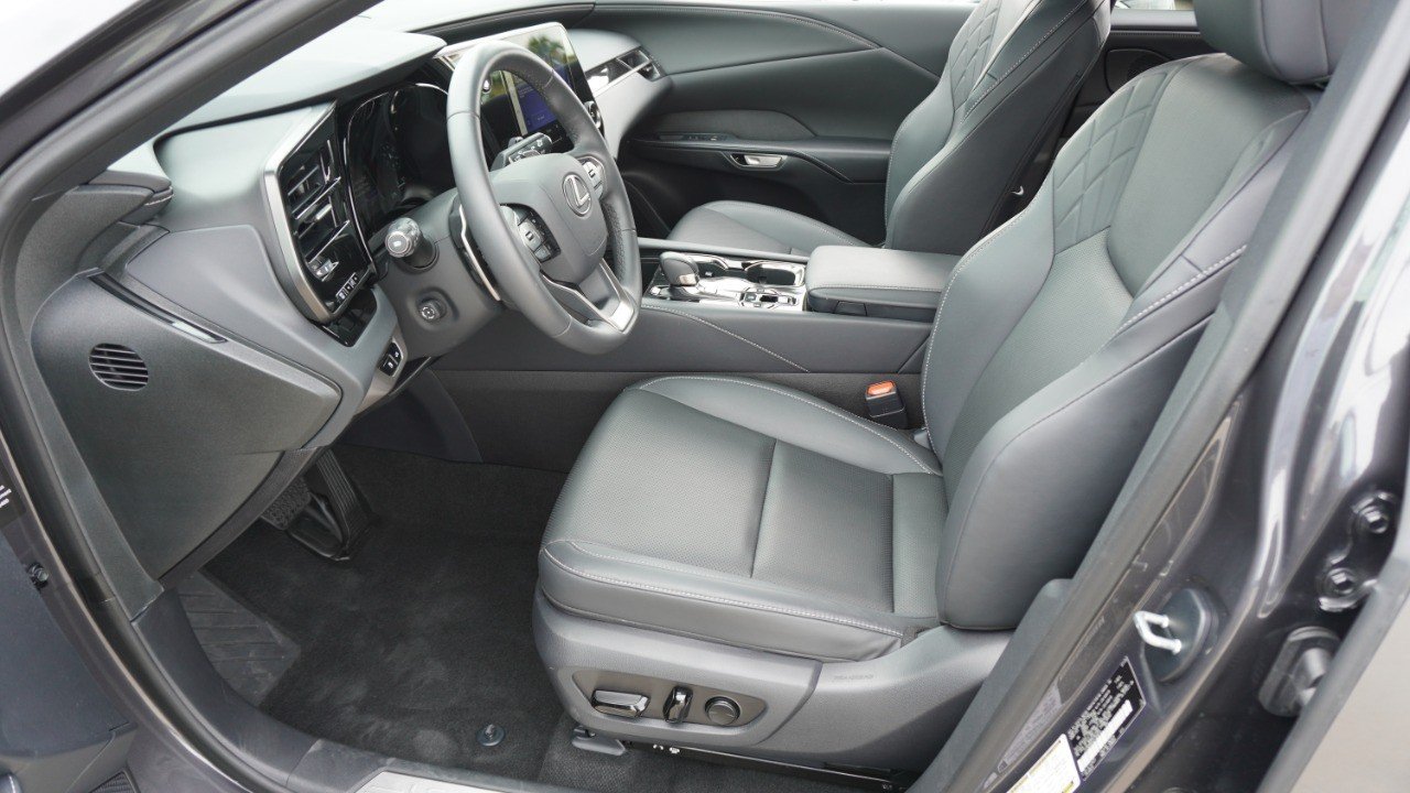 Certified Used 2025 CLOUDBURST GRAY Lexus RX 350 image 13